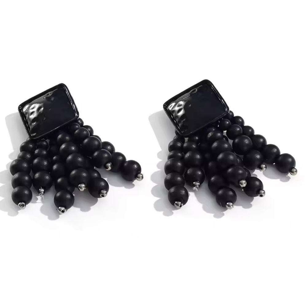 Black Panthere Gold Beaded Earrings